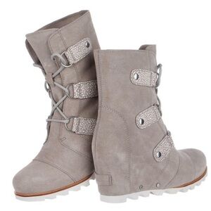 Sorel Women's Light Gray Winter Boots